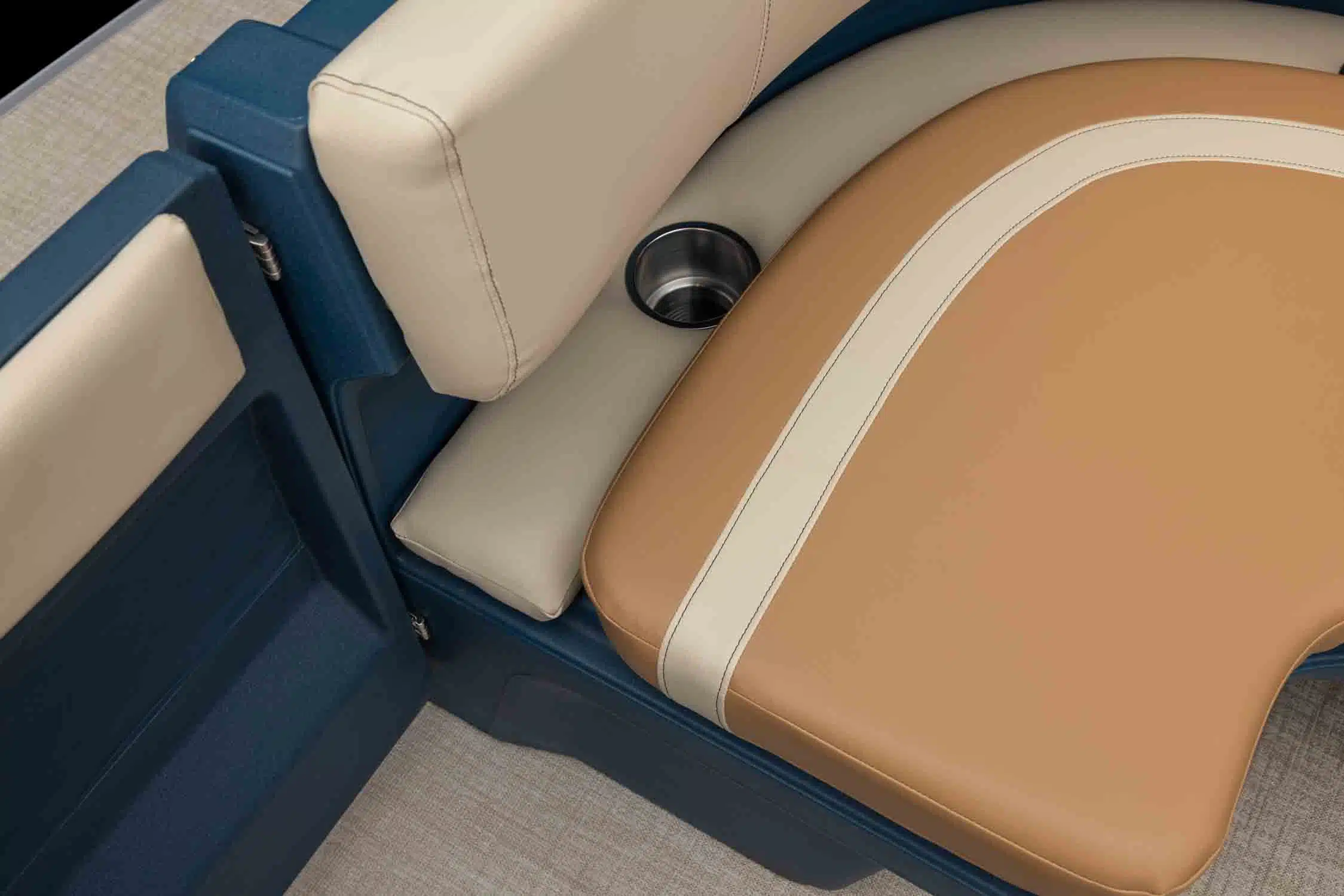 2026 AVALON AURA QUAD LOUNGER - Image 4