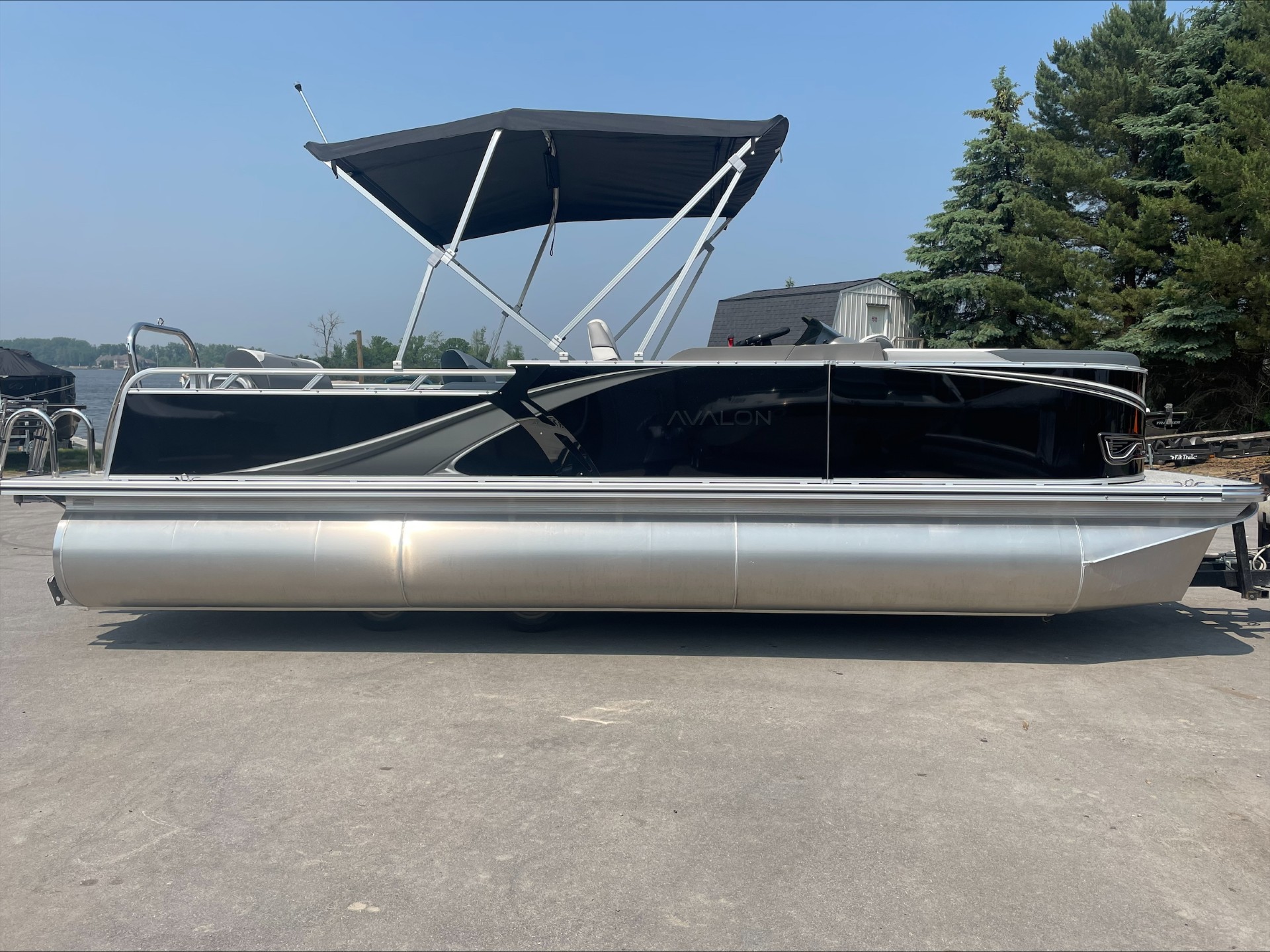 2025 23FT AVALON LSZ VRL